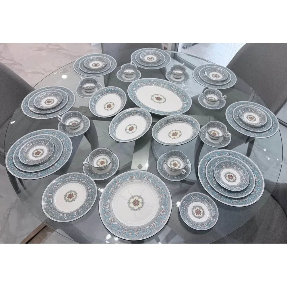 Wedgwood Florentine Turquoise Dinnerware 5 pcs Set - Dragon & Phoenix Motif